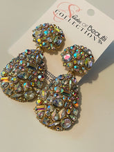 Load image into Gallery viewer, Tear Drop Rhinestone Earrings
